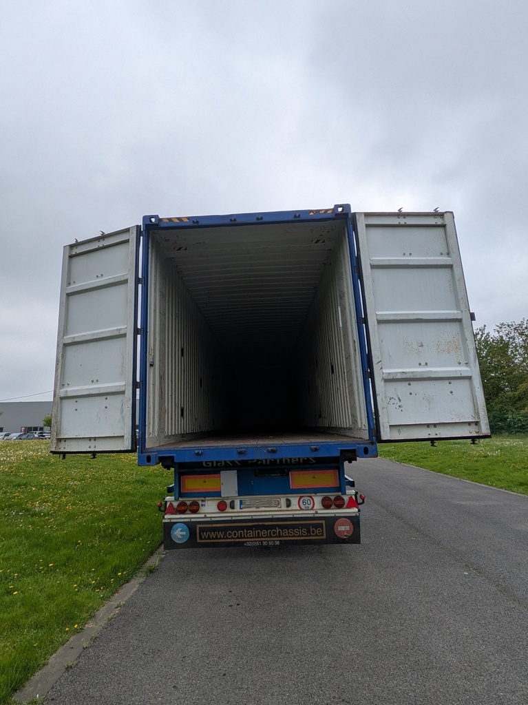 Samskip 40ft HC 9'6" (Container)  + Chassis Renders ROC 12.27 cc (Chassis)